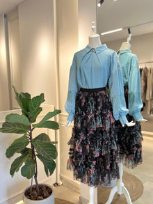  black ruffled skirt