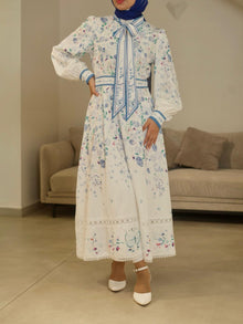  White blue printed floral dress
