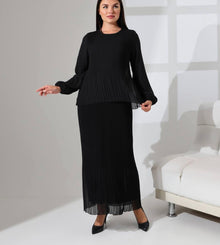  Black pleated dress