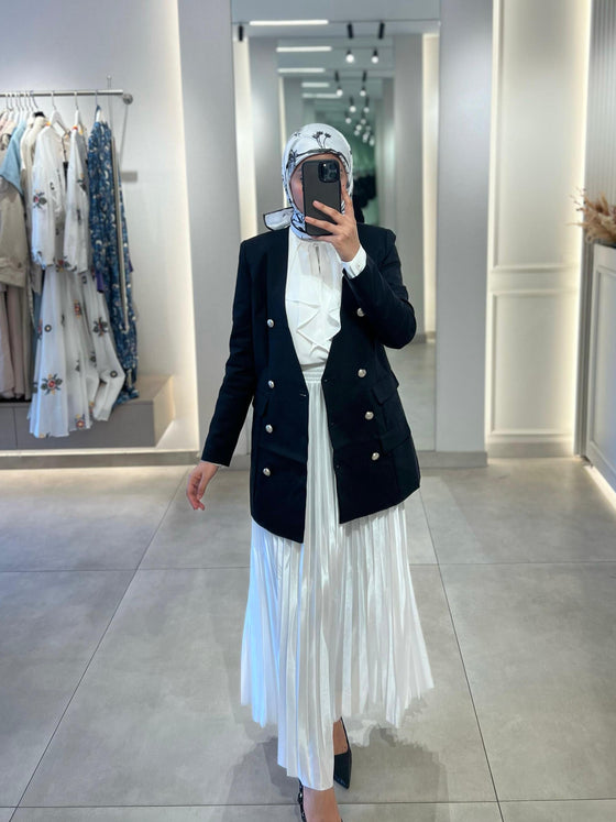 Serpil black blazer