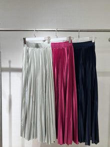  fuschia pleated skirt