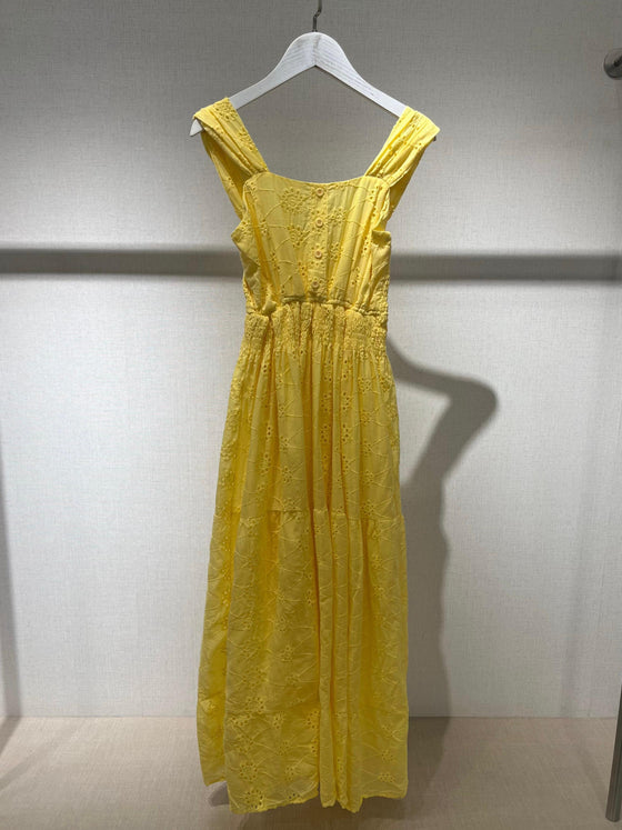 Yellow sleevless dress