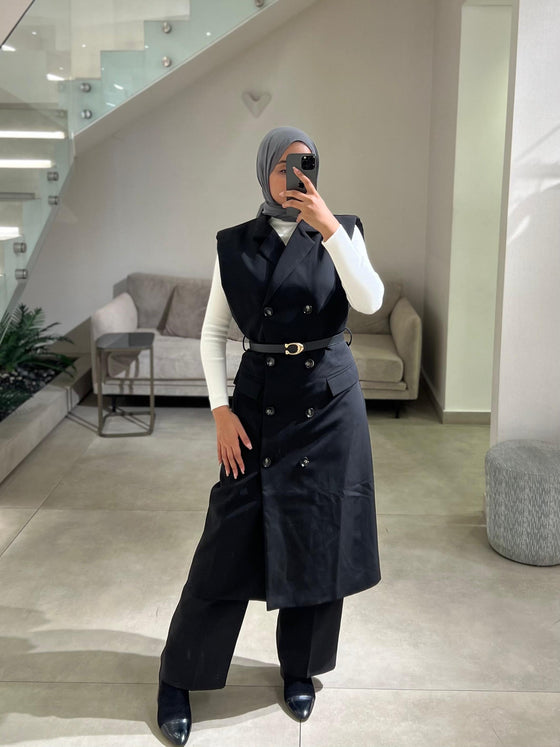 Long black vest FW26