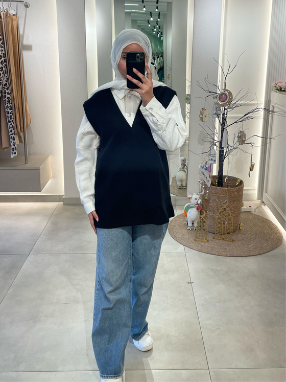 Joukh black vest