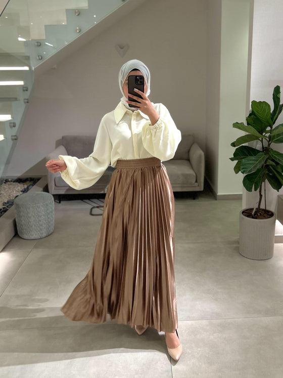 Camel pleated skirt