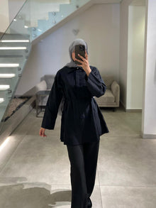  Black pleated shirt