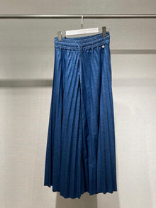  pleated Italian denim